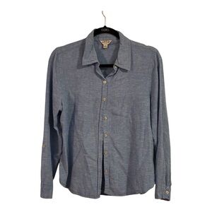 Orvis Women’s Casual Light Blue Chambray Lightweight Denim Button Down Shirt